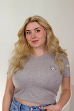 Lade das Bild in den Galerie-Viewer, Wolf Crop Top grey
