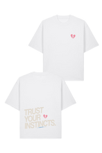 Lade das Bild in den Galerie-Viewer, Trust Your Instincts Oversized T-Shirt
